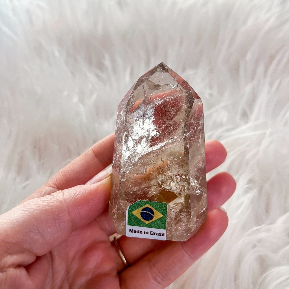 Crackle quartz tower
